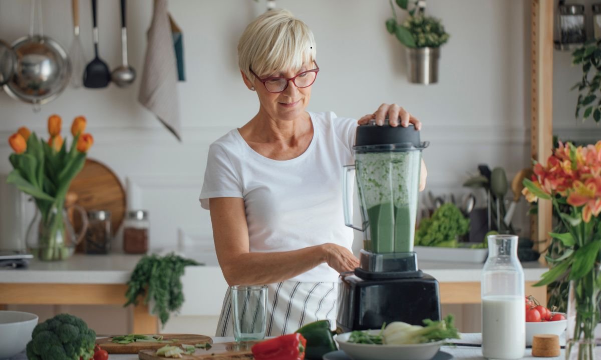 Top 5 Best Self-Cleaning Blenders for Busy Mornings